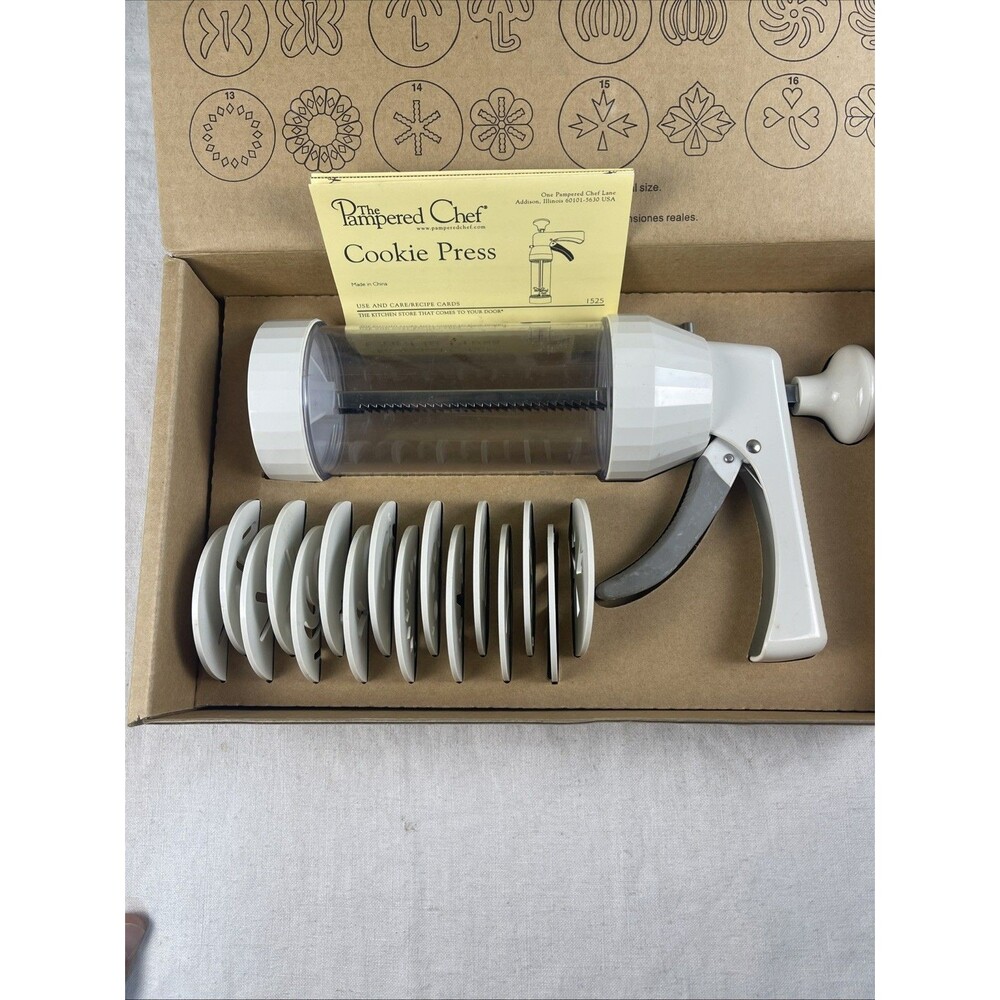 The Pampered Chef Cookie Press #1525 w/16 Discs - Picture 5 of 6
